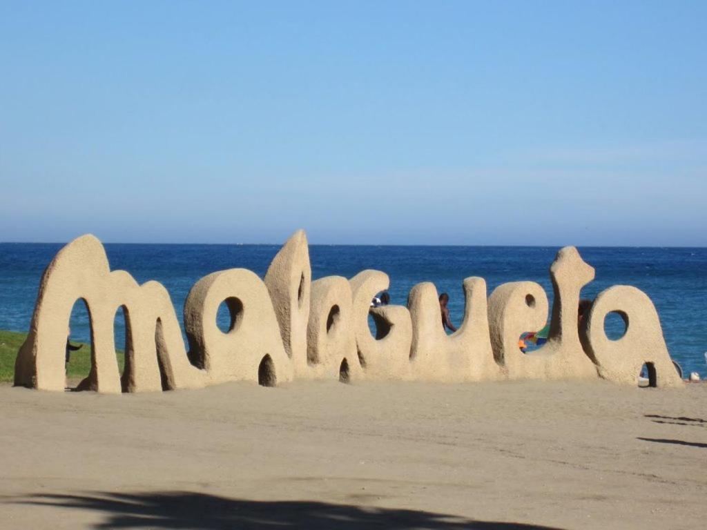 マラガAmplio Estudio En Centro Y Playa Victoria 13アパートメント エクステリア 写真